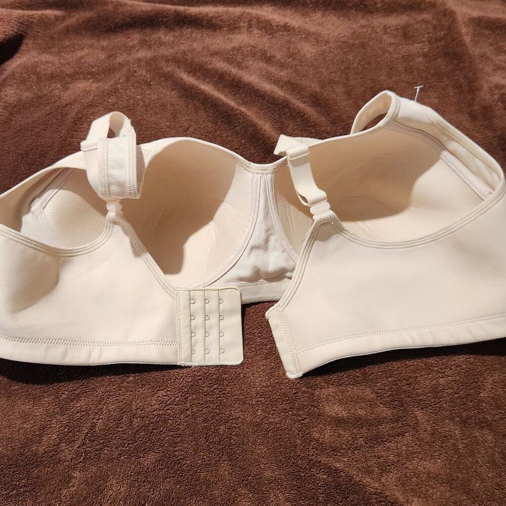 Vanity Fair Bra Size 44C Beige Wirefree Convertible.  New - Picture 5 of 10